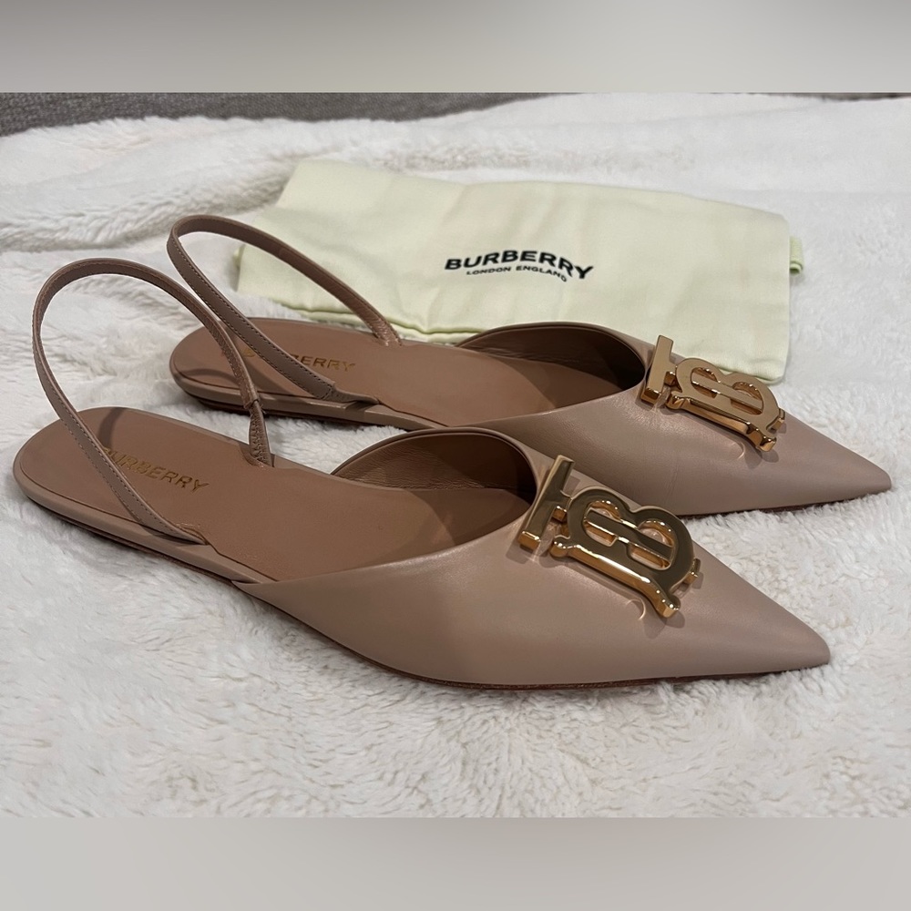 Burberry leather flats - Picture 1 of 5